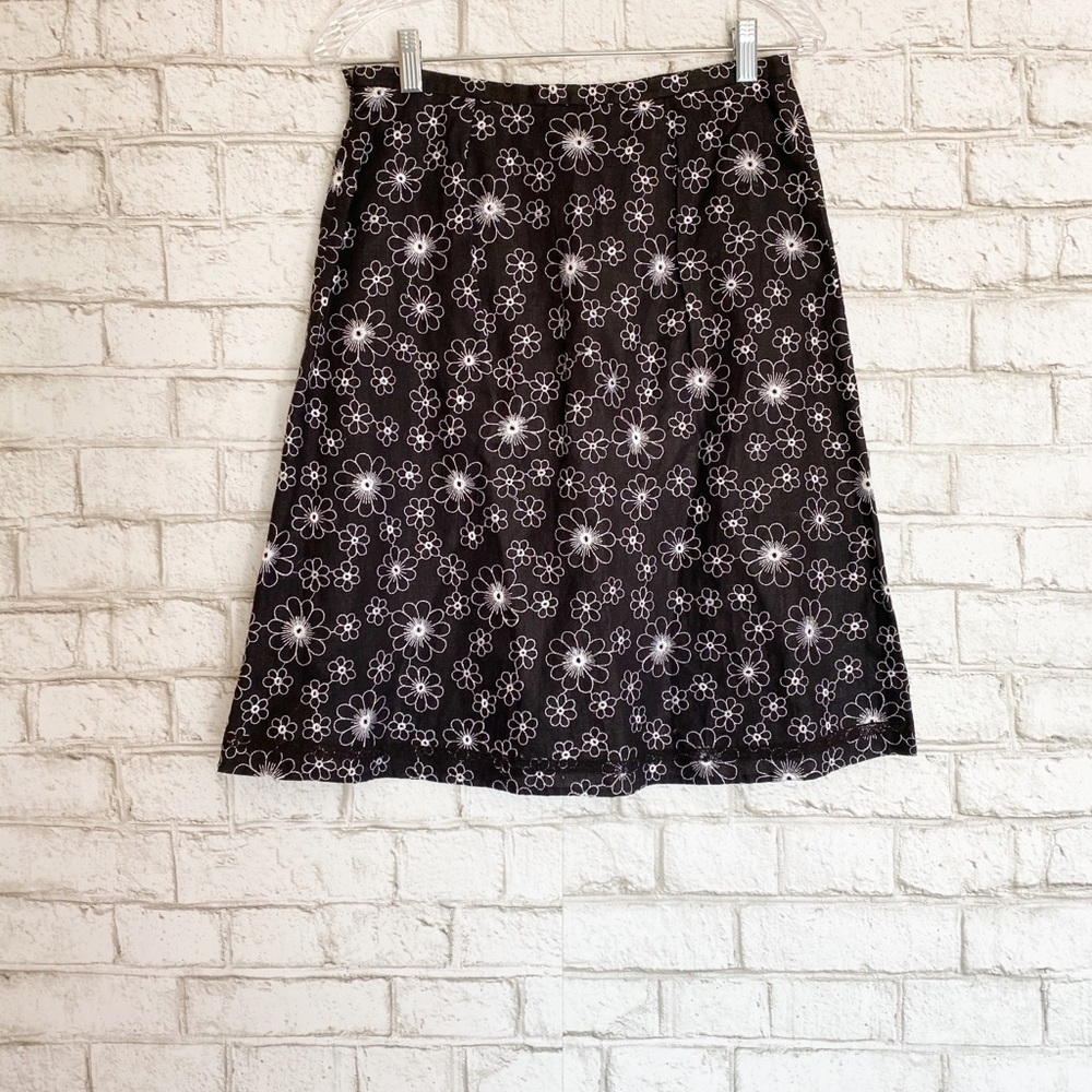Grace Elements Black Floral Embroidered Midi Skirt - Picture 3 of 4